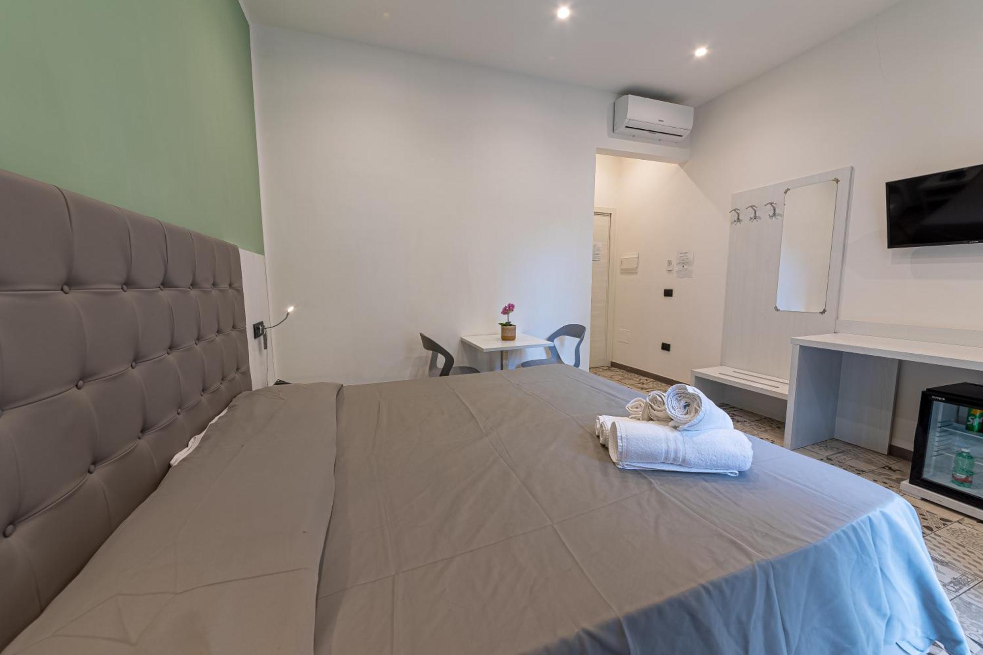 נאפולי Residenza San Lorenzo מראה חיצוני תמונה